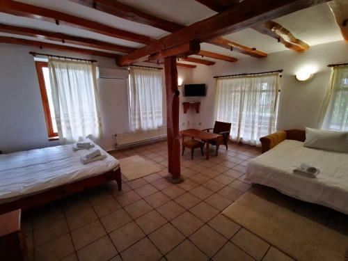 Hotel Pri Chakara