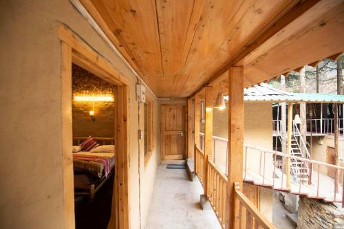 Albergue Mudhouse Jibhi, By E-living Project