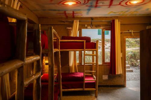 Albergue Mudhouse Jibhi, By E-living Project