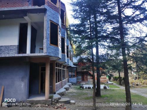 Bed & Breakfast Cottage Along With River Lato The Hut