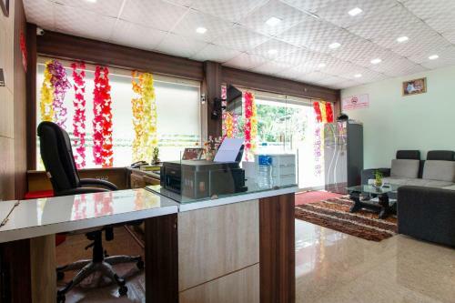 Hostal Oyo 41210 Zyair Inn Residency