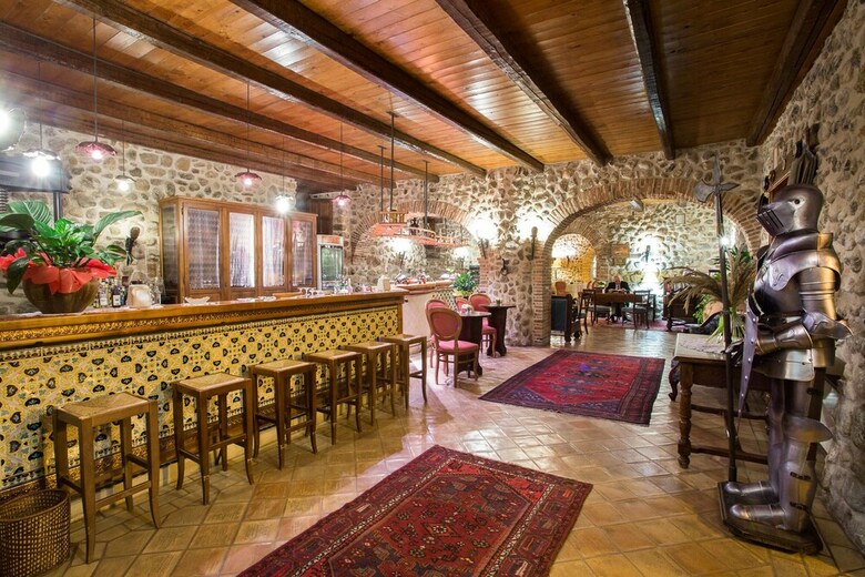 Hotel Castello Di Altomonte