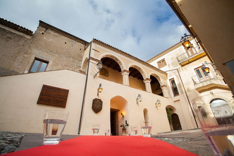 Hotel Castello Di Altomonte