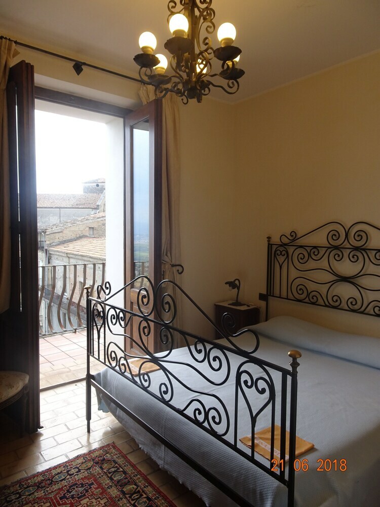Hotel Castello Di Altomonte