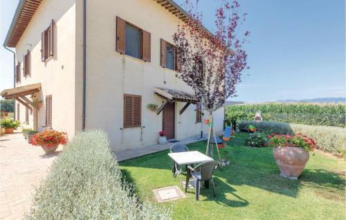 Six-bedroom Holiday Home In Castel Ritaldi (pg)