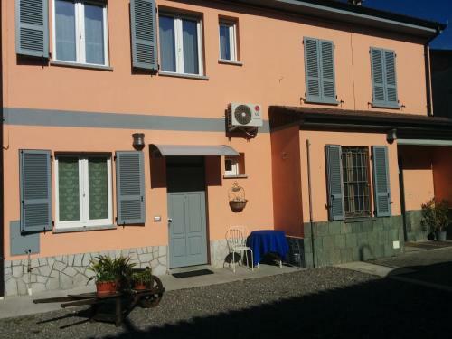 Hostal Marinella Guest House