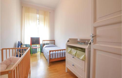 Three-bedroom Apartment In Genova (ge)