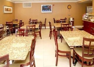 Hotel Comfort Suites Near Six Flags Magic Mountain