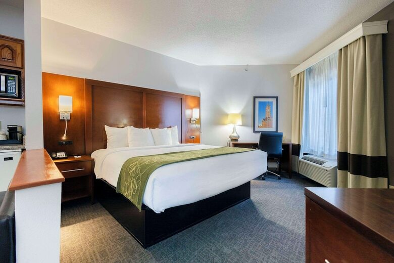 Hotel Comfort Suites