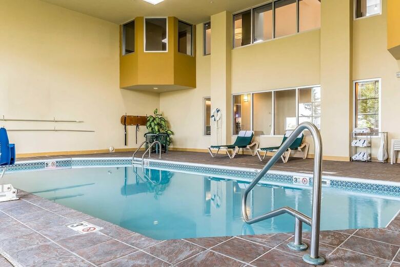Hotel Comfort Suites