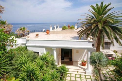 Forio Villa Sleeps 8 Pool Air Con Wifi