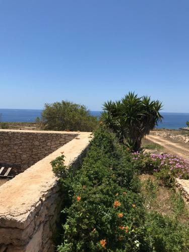 Apartamento Dammusi Cala Galera