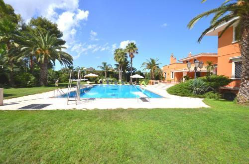 Lecce Villa Sleeps 16 Pool Air Con Wifi