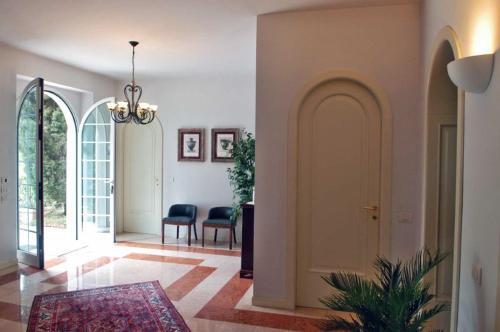 Lazise Villa Sleeps 14 Pool Air Con Wifi