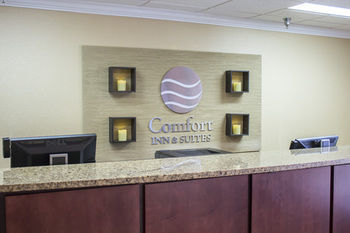 Hotel Comfort Inn & Suites