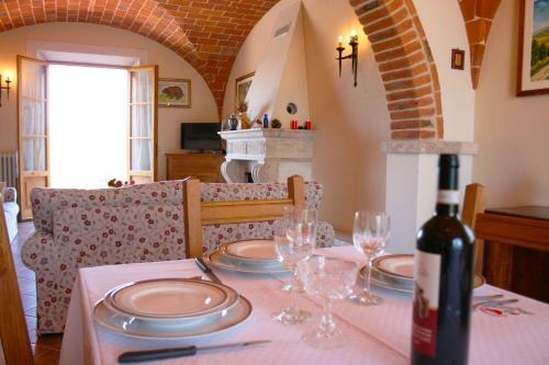 Campoleone Villa Sleeps 8 Pool Wifi
