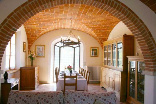 Campoleone Villa Sleeps 8 Pool Wifi
