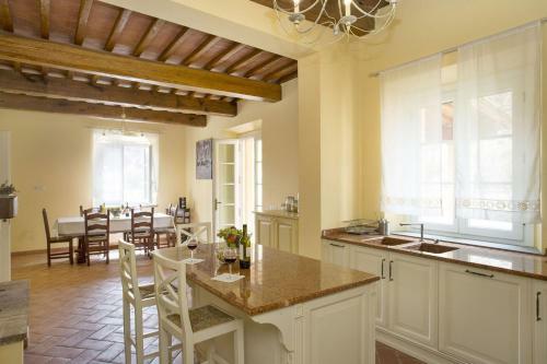 Villa Santo Stefano 10