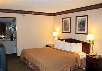 Hotel Quality Inn & Suites