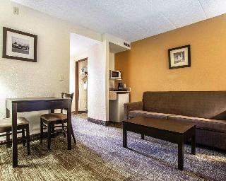 Hotel Quality Suites Milwaukee Airport