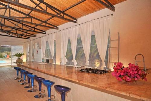 Marina Di Ragusa Villa Sleeps 20 Air Con