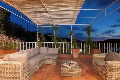 Villa Rusella With Terrace & Breathless Sea Views