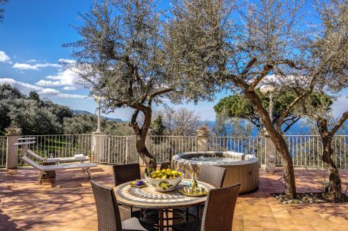 Villa Rusella With Terrace & Breathless Sea Views