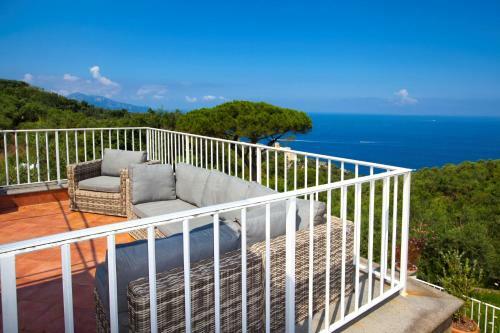 Villa Rusella With Terrace & Breathless Sea Views