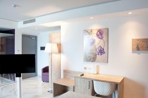 Hotel Ambruosi Village Resort & Spa