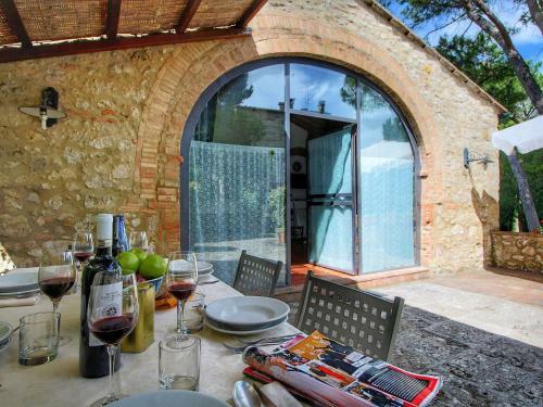 Holiday Home In Tuscany With Swimming Pool