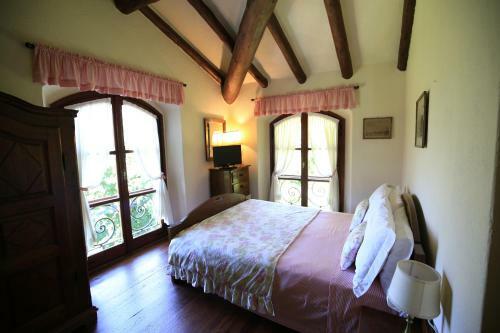 Hostal The Club Guest House