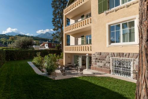 Hostal Villa Tell Rooms And Suites