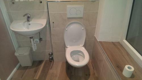 Hostal Gasthof Mondschein