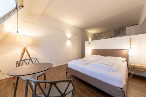 Hostal Guesthouse Zum Loewen