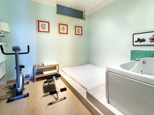 Milo Villa Sleeps 12 Pool Air Con Wifi