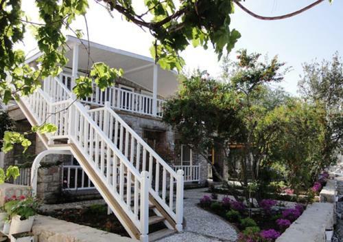 Hostal Losta Sahil Evi