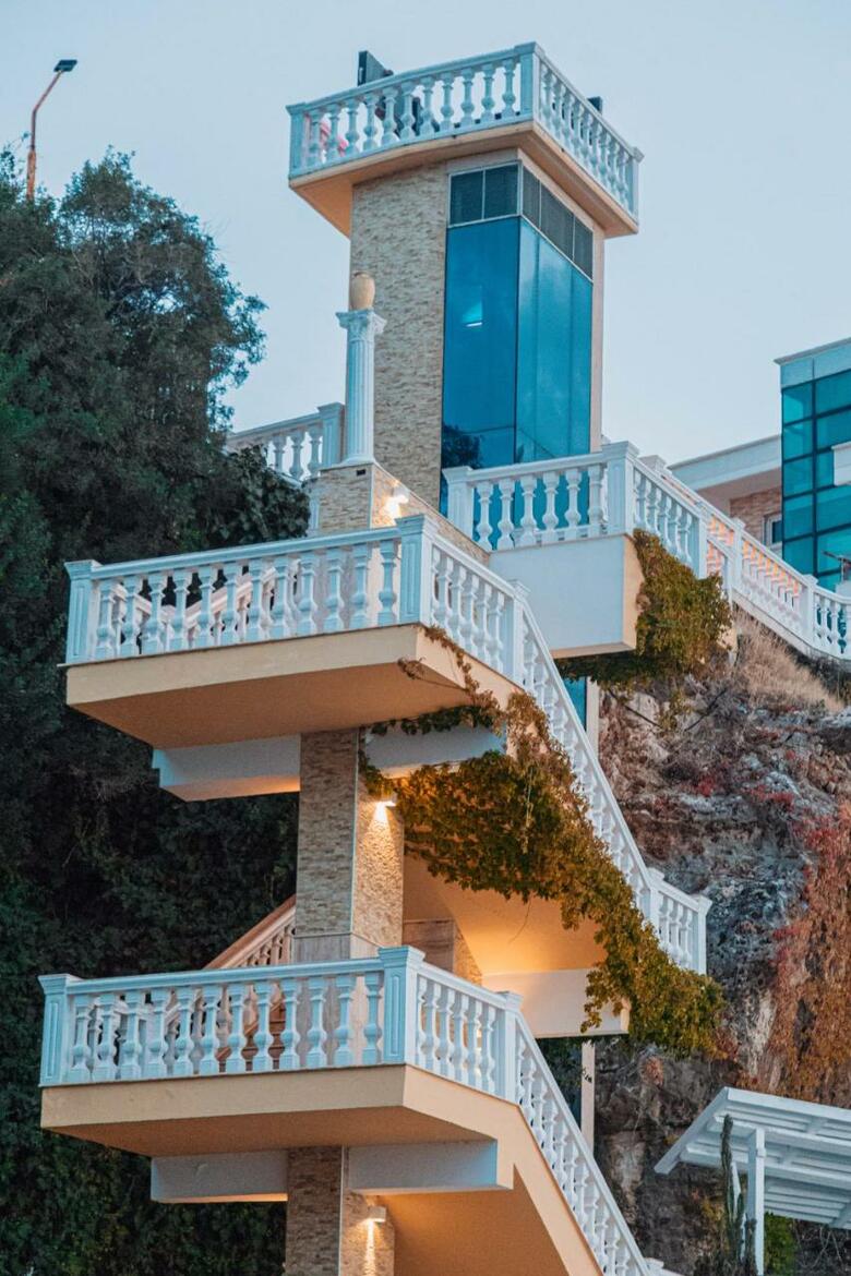 Hotel Liro