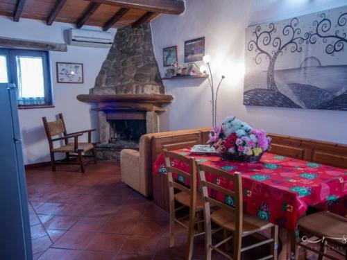 Montelaterone Villa Sleeps 8 Pool Wifi