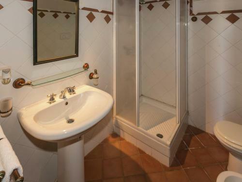 Provincial Holiday Home In Monterotondo Tuscany With Pool