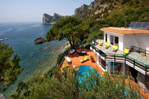 Marina Del Cantone Villa Sleeps 8 Pool Air Con Wifi