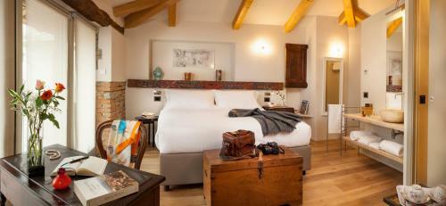 Hostal Borgese Camere E Suites