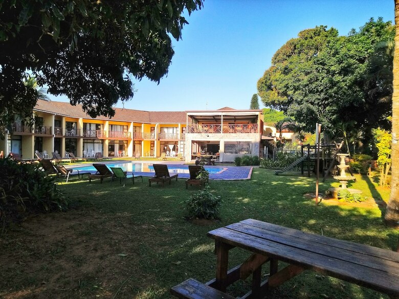 Elephant Lake Hotel