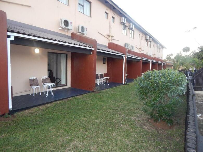 Elephant Lake Hotel