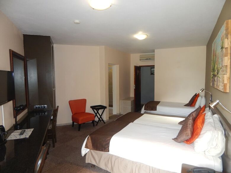 Elephant Lake Hotel