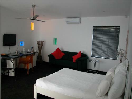 Hostal Serene-estate Boutique Guesthouse