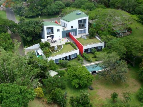 Hostal Serene-estate Boutique Guesthouse