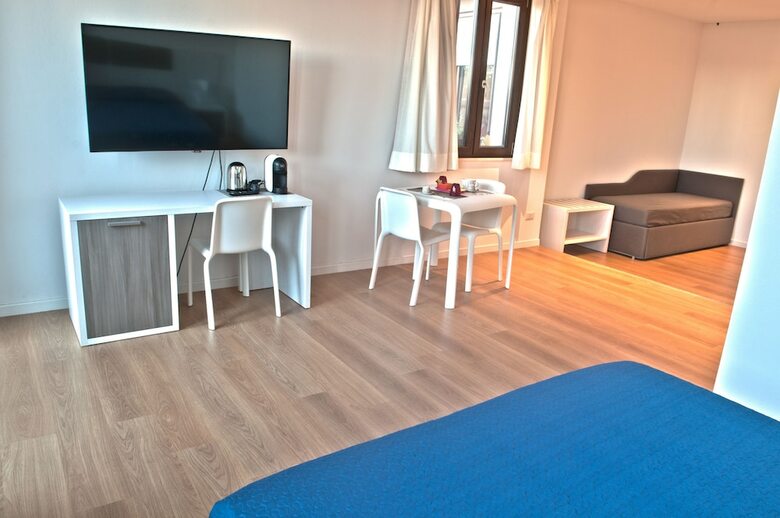 Hostal Four Rooms Guesthouse