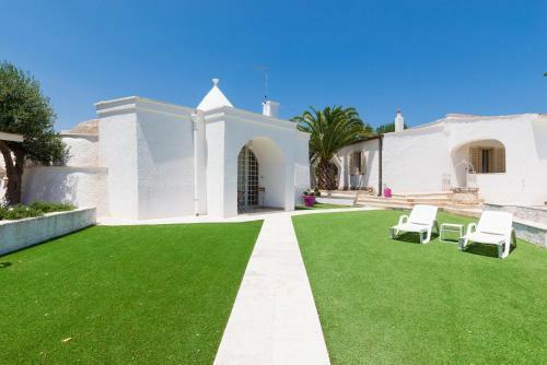 Charming Villas With Pool In Valle D'itria