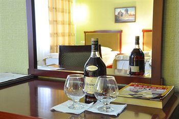 Golden Valley Hotel