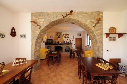Passignano Sul Trasimeno Apartment Sleeps 4 Pool